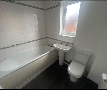 Linnet Close, Edmonton, N9 - Photo 5