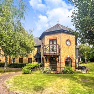 Lawrence Moorings, CM21, Sawbridgeworth - Photo 2