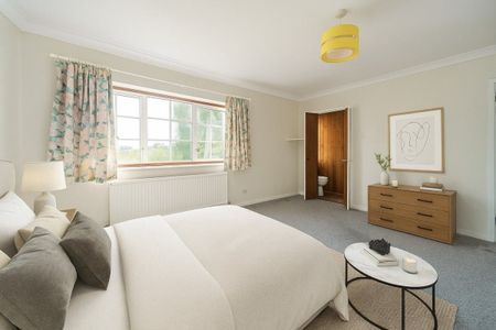 4 bedroom detached house to rent - Photo 4