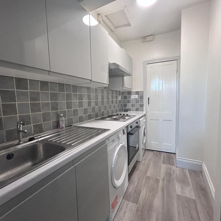2 bedroom flat to rent - Photo 1