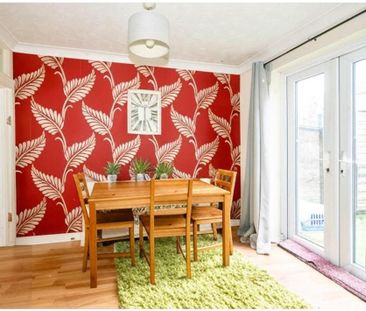 3 bedroom terraced house to rent - Photo 2