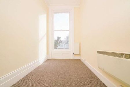 Vicarage Park, London, SE18 - Photo 2