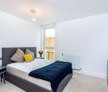 A furnished one bedroom apartment - Photo 5