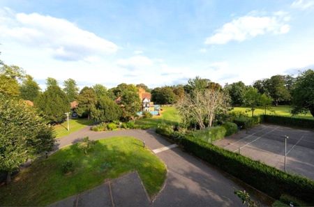 Ferry Lane, Wraysbury, Staines-upon-Thames, Berkshire, TW19 6HG - Photo 4