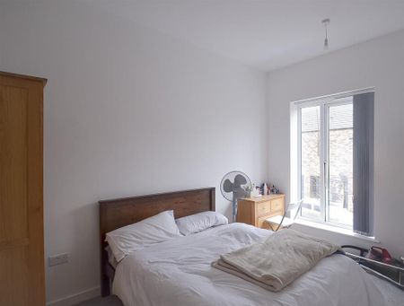 3 bedroom terraced house to rent - Photo 3