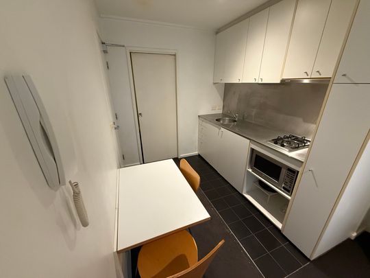 For Lease – Fully Furnished Studio Apartment - Photo 1