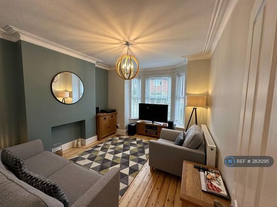 1 bedroom in a house share to rent - Photo 1