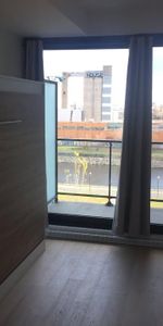 Studio meublé haut de gamme à Griffintown – Vue Canal Lachine & Centre-ville - Photo 3