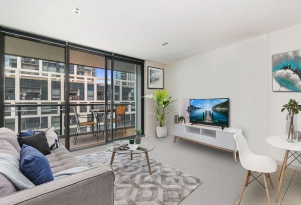 8F/8 Waterside Place, Docklands VIC 3008 - Apartment For Rent | Domain - Photo 1