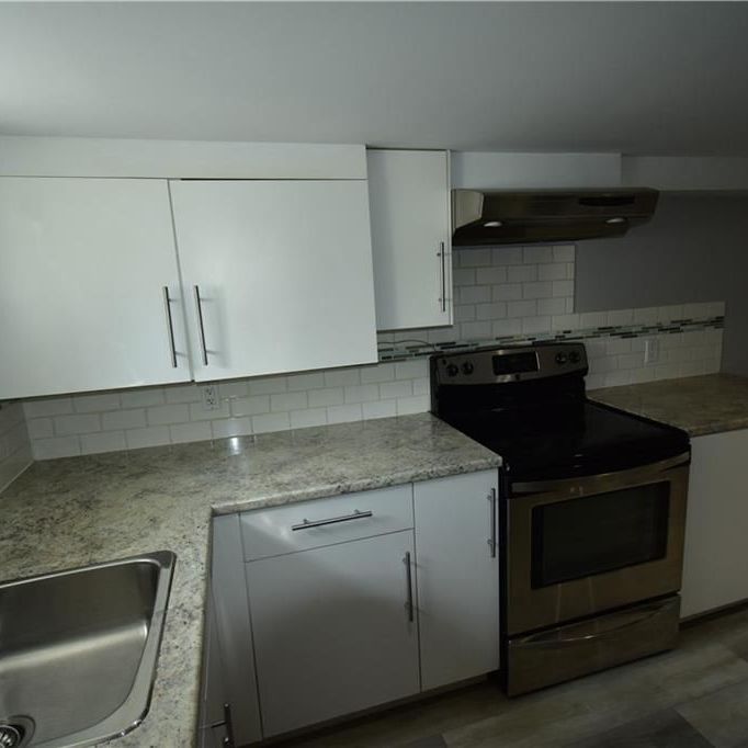 For Lease - 2176 Queensway Drive Unit# 2, Burlington, Ontario - Photo 1