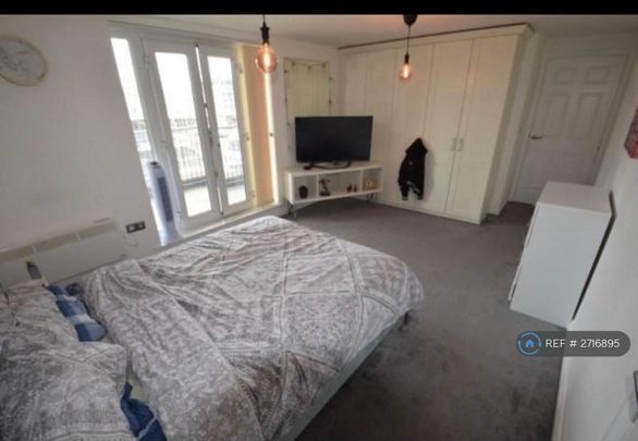 2 bedroom penthouse to rent - Photo 1