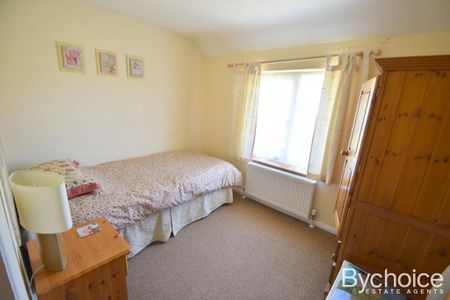 3 bedroom end of terrace house to rent - Photo 4