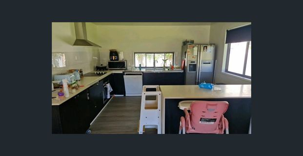 Walking Distance to Town Centre and Ferry - Photo 1