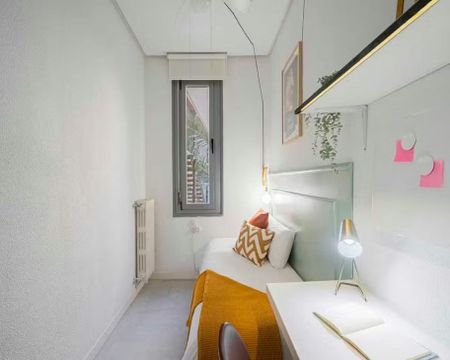 Calle de San Lorenzo, Madrid, Community of Madrid 28004 - Foto 3