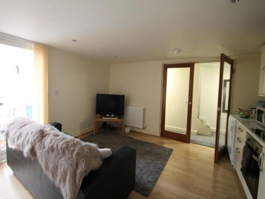 2 bedroom flat to rent - Photo 1