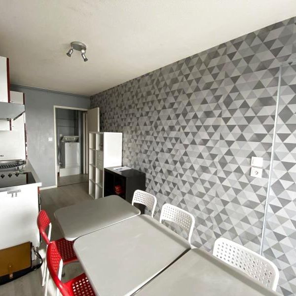 Location Appartement 4 pièces 86m² BORDEAUX 33000 - Photo 1