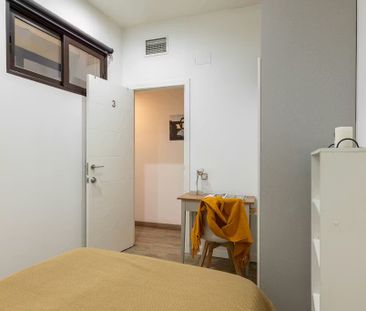 Carrer de l'Hospital, Barcelona, Catalonia 08001 - Photo 3