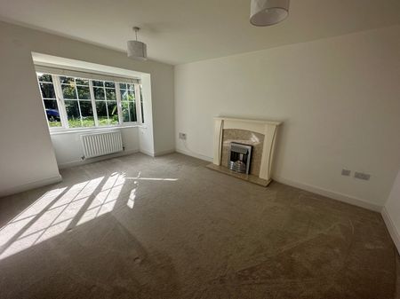 4 bedroom detached house to rent - Photo 3
