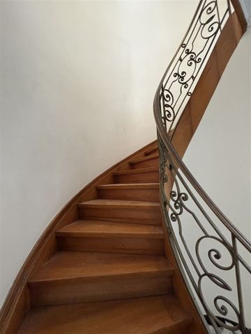 Villa met 5 slaapkamers en ruime tuin gelegen in een rustige buurt - Photo 4