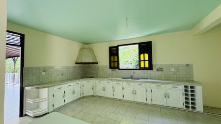 Location Maison 5 pièces 150m² POINTE NOIRE 97116 - Photo 5
