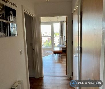 2 bedroom flat to rent - Photo 5