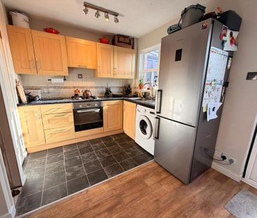 2 bedroom semi-detached house to rent - Photo 2