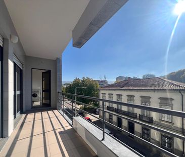 A 3 bedroom apartment with balcony and closed garage in Braga - for... - Photo 5