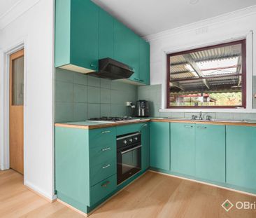 Charming Two-Bedroom Home in Prime Bayside Location - Photo 6