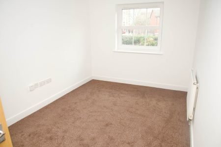 Fixed Price £1,500 pcm - Available Now - Unfurnished - Photo 2