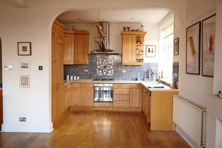 Room in a Shared Flat, Surrey Square, SE17 - Photo 3