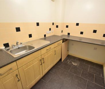 3 bedroom terraced house to rent - Photo 6