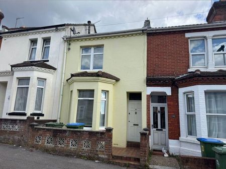 4 bedroom terraced house to rent - Photo 3