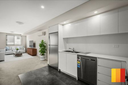 Beautiful 2 Bedroom Apartment - Available Now! - Photo 3