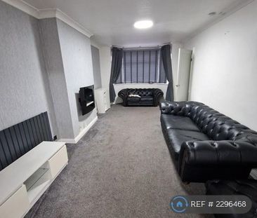 4 bedroom semi-detached house to rent - Photo 2