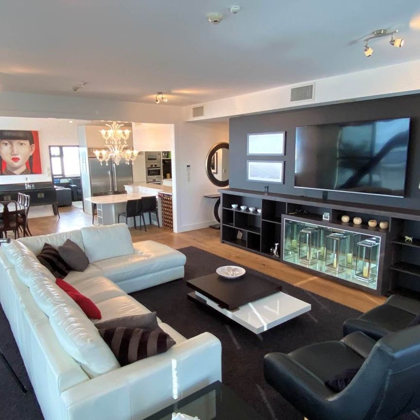 Penthouse Living - Photo 1