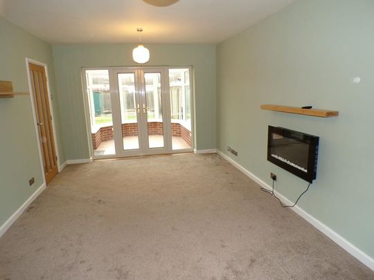 3 bedroom semi-detached house to rent - Photo 1