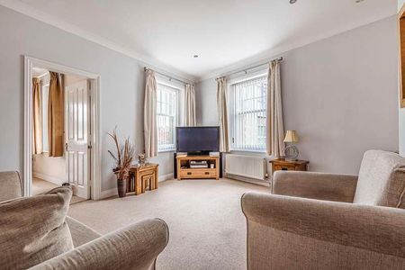London Place, London Road, Cirencester, GL7 - Photo 2