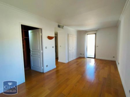 Appartement à louer 3 pièces 105.59m² - Photo 2
