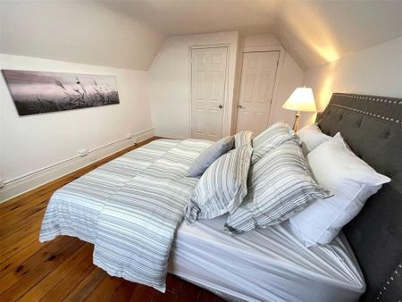 For Lease - 229 Locke Street Unit# Upper, Hamilton, Ontario - Photo 2