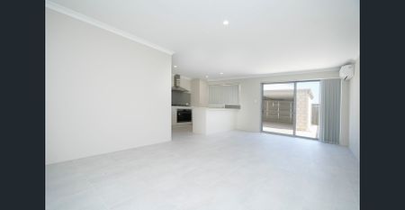UNRIVALLED COASTAL LIFESTYLE: Brand New Residence - Photo 2