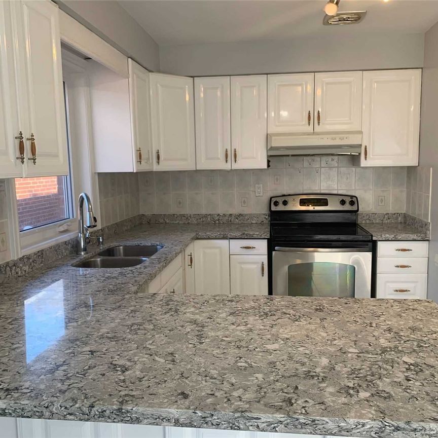 For Lease - 154 Northwood Drive, Toronto, Ontario - Photo 1