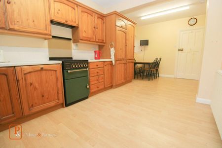 4 bedroom bungalow to rent - Photo 3