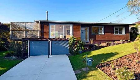 3 Bedroom in Milford with double lock up garaging - Photo 4