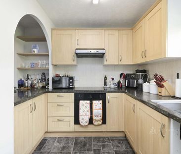 2 bedroom flat to rent - Photo 5