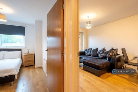 1 bedroom flat to rent - Photo 4