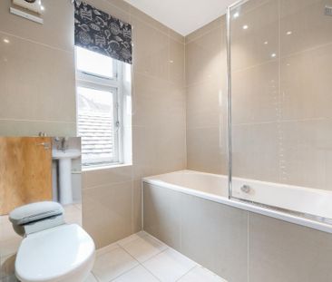 4 bedroom detached house to rent - Photo 5