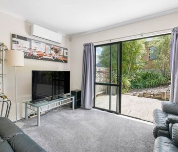 TWO LEVEL/TWO BEDROOMS-WALDORF CRES, OREWA - Photo 6