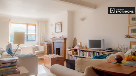 Beautiful room in shared apartment in Clontarf, Dublin - Photo 2