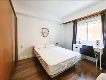 Carrer de Lluís Oliag, Valencia, Valencian Community 46006 - Photo 4