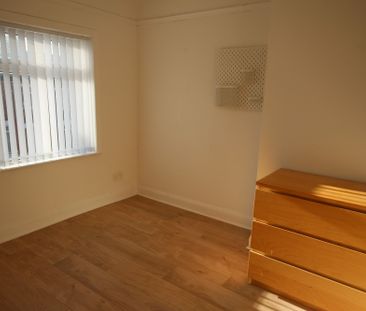 48 Glenside Parade, Belfast, Bt14 8AH - Photo 1